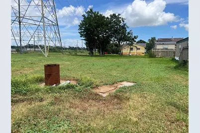 000 Pine Street, Baytown, TX 77520 - Photo 3