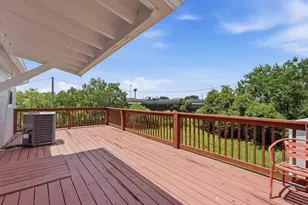 4416 Thompson St, Hitchcock, TX 77563 - Photo 9