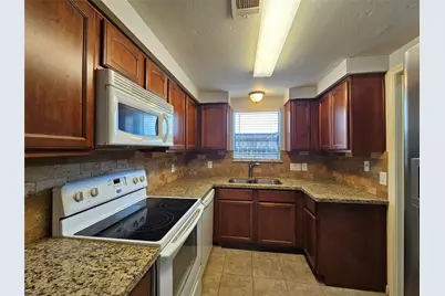 11710 Southlake Drive #18, Houston, TX 77077 - Photo 7