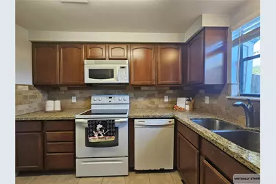 11710 Southlake Drive #18, Houston, TX 77077 - Photo 9