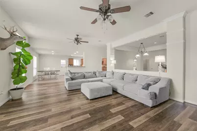 6815 Amistad Court, Manvel, TX 77578 - Photo 11