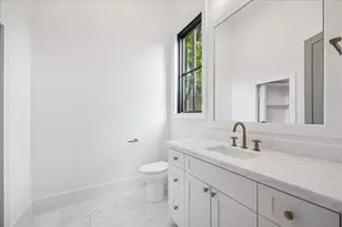 867 W 42nd St, Houston, TX 77018 - Photo 7
