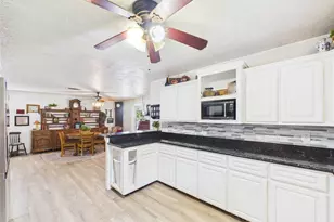 3037 County Rd 536, Alvin, TX 77511 - Photo 25