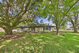 3037 County Rd 536, Alvin, TX 77511 - Photo 3