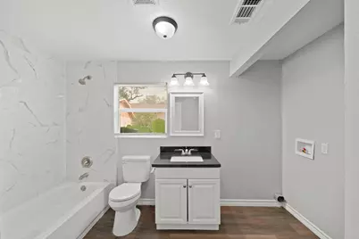 516 Coleman Street, Clute, TX 77531 - Photo 7