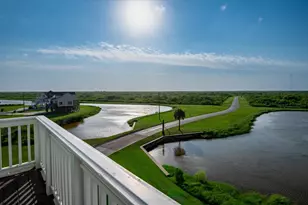 4001 Biscayne Beach Rd, Port Bolivar, TX 77650 - Photo 9