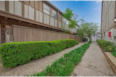2574 Marilee Lane #18, Houston, TX 77057 - Photo 7