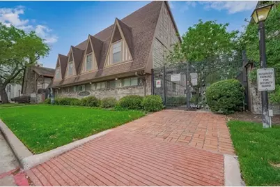 2574 Marilee Lane #18, Houston, TX 77057 - Photo 1
