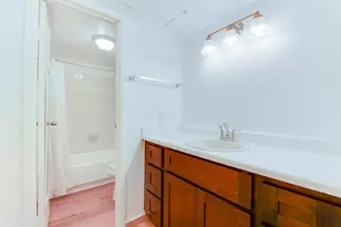 2021 Spenwick Dr, Houston, TX 77055 - Photo 15