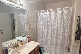 17541 Red Oak Dr, Houston, TX 77090 - Photo 19