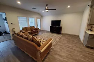 6910 Dell Vista Drive, Richmond, TX 77469 - Photo 7