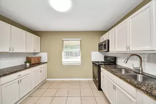 10117 Dulcimer St, Houston, TX 77051 - Photo 19