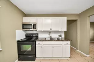 10117 Dulcimer St, Houston, TX 77051 - Photo 21