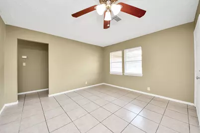 10117 Dulcimer Street, Houston, TX 77051 - Photo 7