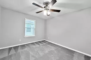 10006 Wood Leaf Ct, Baytown, TX 77521 - Photo 9