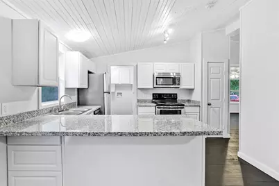 14447 W Lee Shore Drive, Willis, TX 77318 - Photo 7