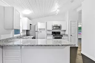 14447 W Lee Shore Dr, Willis, TX 77318 - Photo 7