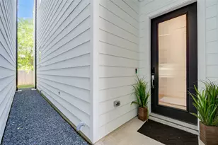 5839 Dolores St, Houston, TX 77057 - Photo 3