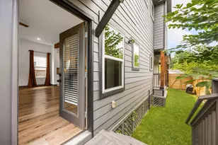 731 E 40th St, Houston, TX 77022 - Photo 25