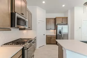 152 Red Cascade Trl, Willis, TX 77318 - Photo 13