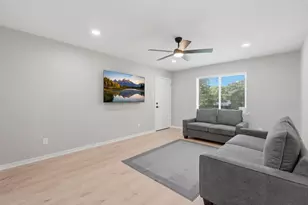 1919 20th St, Huntsville, TX 77340 - Photo 5