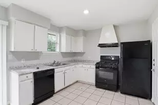 12614 Chiswick Rd, Houston, TX 77047 - Photo 15