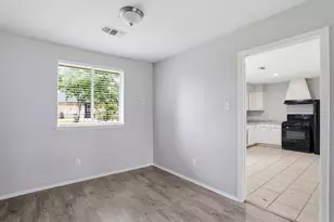 12614 Chiswick Rd, Houston, TX 77047 - Photo 19