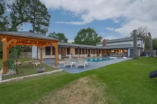 218 Beaumont Dr, Magnolia, TX 77354 - Photo 1