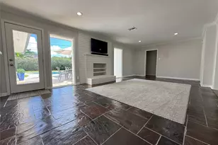 4326 Briarbend Dr, Houston, TX 77035 - Photo 17