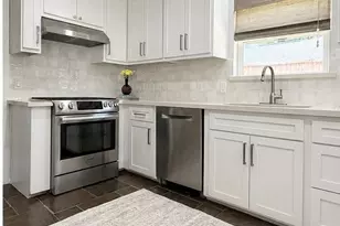 4326 Briarbend Dr, Houston, TX 77035 - Photo 9