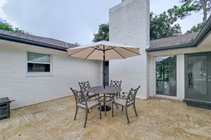 4326 Briarbend Dr, Houston, TX 77035 - Photo 37