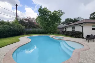 4326 Briarbend Dr, Houston, TX 77035 - Photo 39
