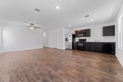 9915 Opal Stone Way, Conroe, TX 77306 - Photo 5