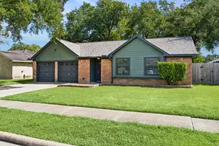 1605 Cypress Hollow St, Pearland, TX 77581 - Photo 3