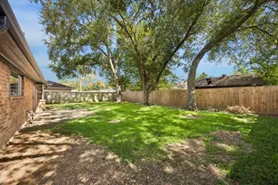1605 Cypress Hollow St, Pearland, TX 77581 - Photo 27
