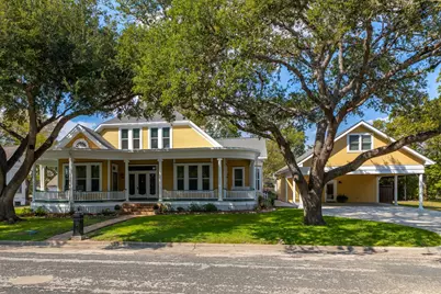 809 Paulus Street, Schulenburg, TX 78956 - Photo 1