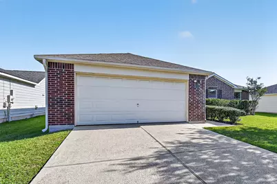 9104 Dolphin Circle, Texas City, TX 77591 - Photo 3