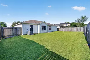 9104 Dolphin Cir, Texas City, TX 77591 - Photo 43