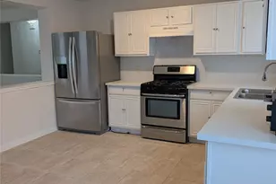 9223 Grove Haven Dr, Houston, TX 77083 - Photo 3