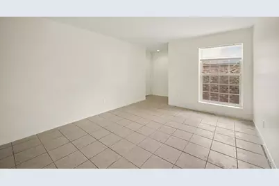 5704 Edgemoor Drive #62, Houston, TX 77081 - Photo 5