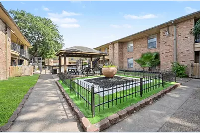 5704 Edgemoor Drive #62, Houston, TX 77081 - Photo 3
