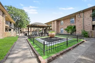 5704 Edgemoor Dr, Houston, TX 77081 - Photo 3
