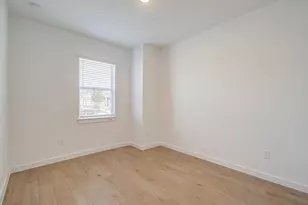 225 Little Spg Ct, Anahuac, TX 77514 - Photo 11