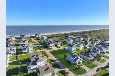 14407 Spyglass Circle, Galveston, TX 77554 - Photo 3