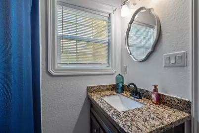 122 W Bernard Street, Clute, TX 77531 - Photo 17