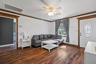 122 W Bernard St, Clute, TX 77531 - Photo 5