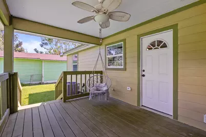 122 W Bernard Street, Clute, TX 77531 - Photo 23