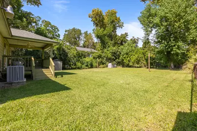 122 W Bernard Street, Clute, TX 77531 - Photo 25