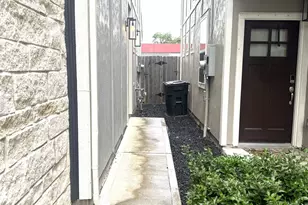 1902 La Magnolia Dr, Houston, TX 77023 - Photo 3