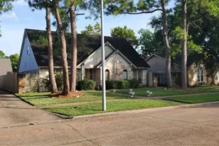 10350 Sageglow Dr, Houston, TX 77089 - Photo 9